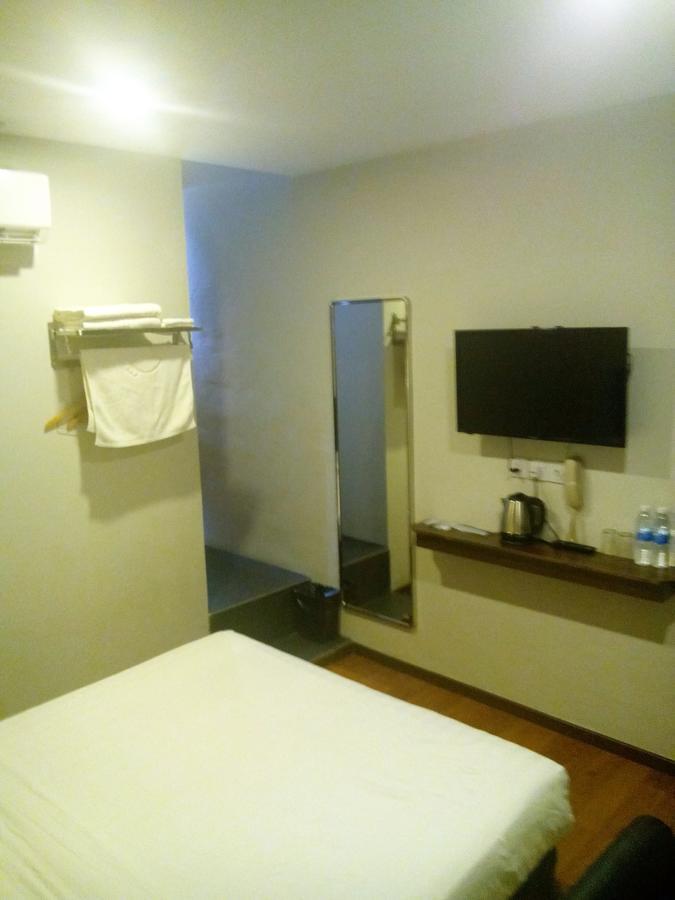 M Empire Motel Miri Εξωτερικό φωτογραφία